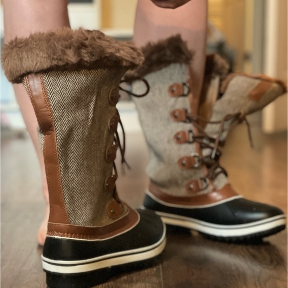 Forever Link’s Tall Duck Boot - Picture 2 of 4